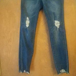 Lauren Conrad size 8 distressed skinny jeans